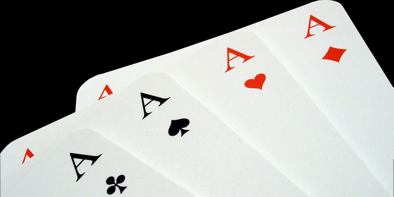Keturi tūzai - pokerio taisyklės pradedantiesiems lietuviškai