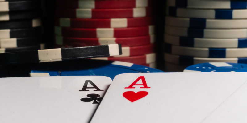 Du tūzai pokerio patarimai